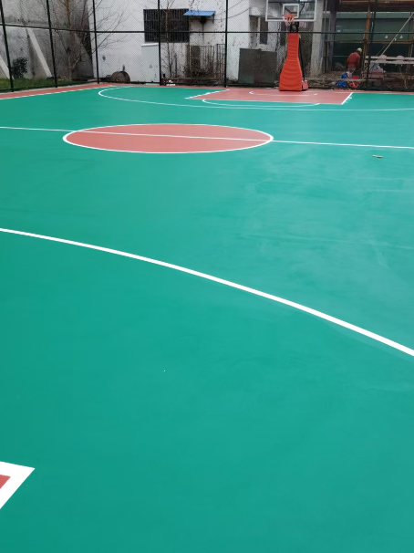 三门 球场长期使用易出现地面开裂